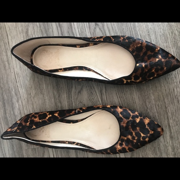 Vince Camuto Shoes - Vince Camuto Cheetah Print Flats Vince Camuto Shoes - Vince Camuto Cheetah Print Flats
